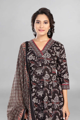 Black Cotton Kurti Paired With Pant and Printed Dupatta