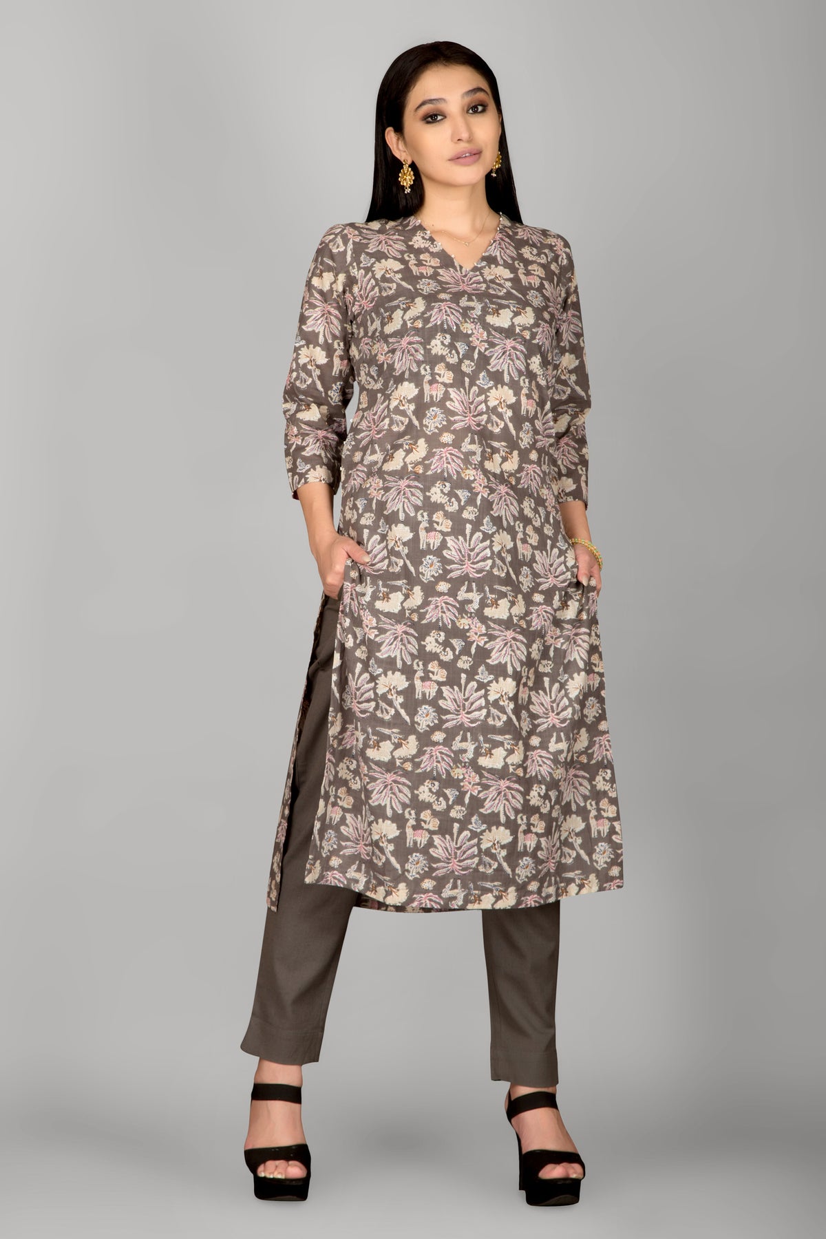 Light Grey Colour Printed Kurta Paired With Pant