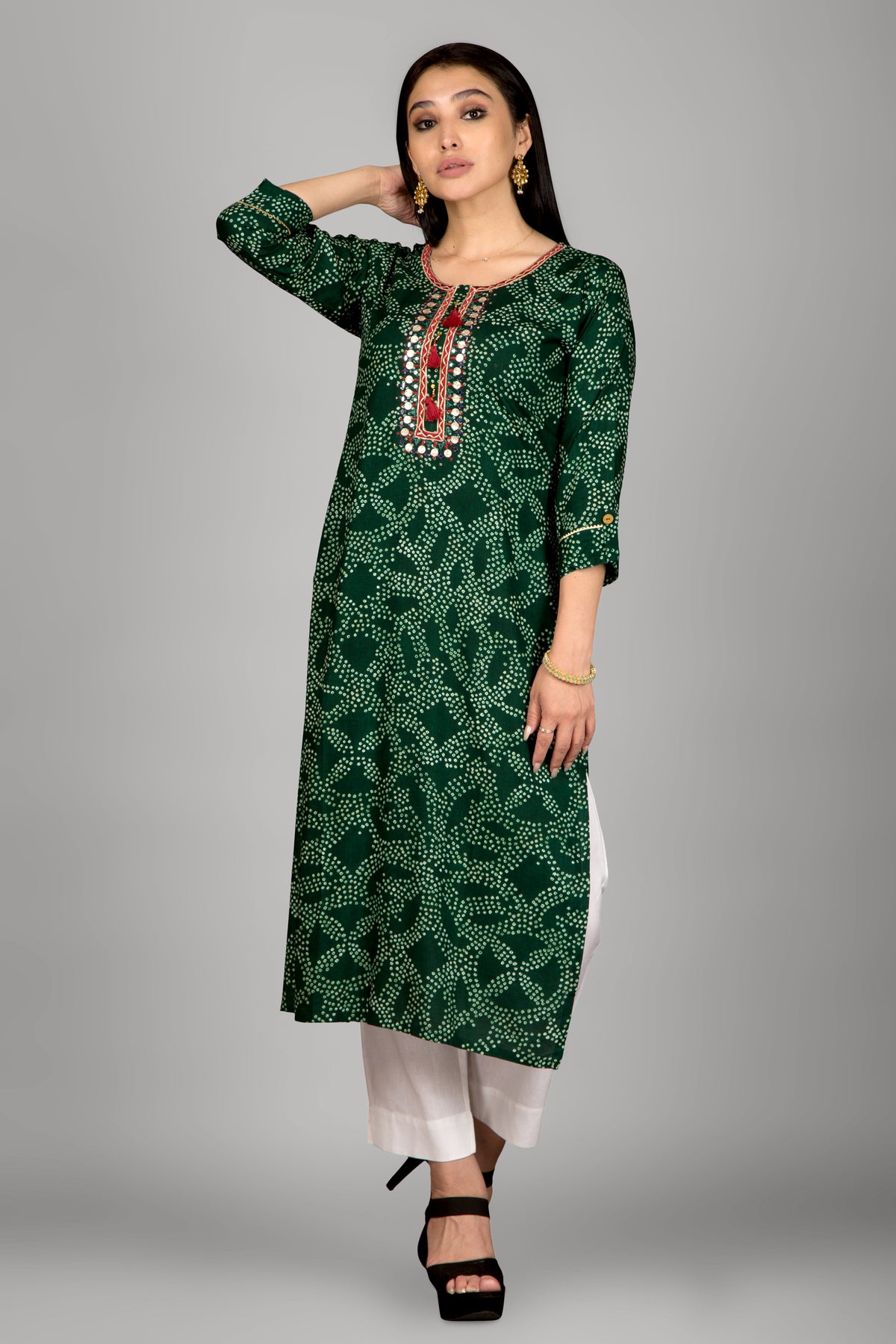 Green Colour Kurta With Beautiful Neckline Work