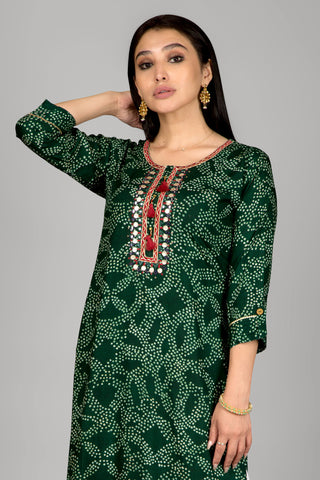 Green Colour Kurta With Beautiful Neckline Work