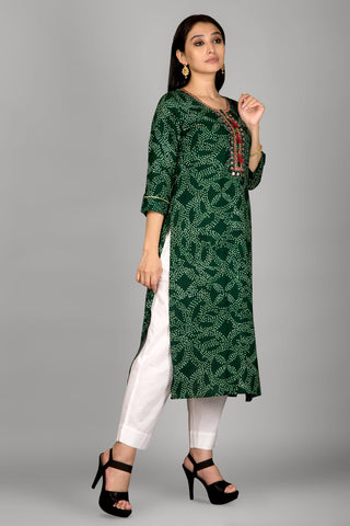 Green Colour Kurta With Beautiful Neckline Work