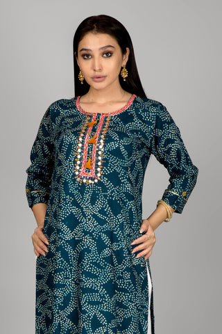 Rama Green Colour Kurta With Beautiful Neckline Work