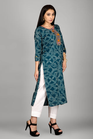 Rama Green Colour Kurta With Beautiful Neckline Work