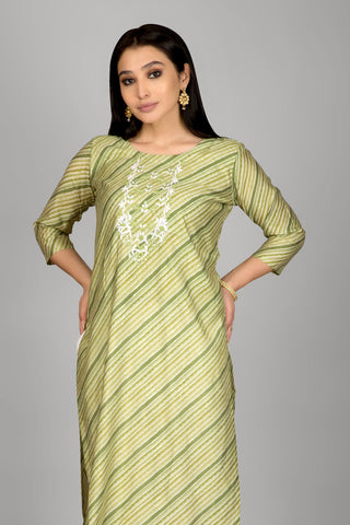 Green Colour Kurta With Beautiful Neckline Hand Embroidery