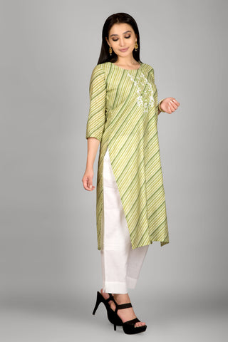 Green Colour Kurta With Beautiful Neckline Hand Embroidery