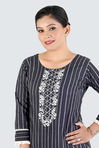 Black Colour Printed Kurti Paired With Pant And Dupatta