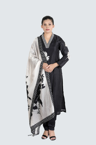 Black Colour Floral Printed Kurti Paired With Pant And Dupatta